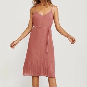 NWT Abercrombie & Fitch Pleated Midi Dress - Large Petite